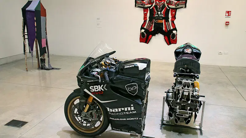 Biennale di Venezia: Alexandra Bircken, l'artista che trasforma le moto in sculture
