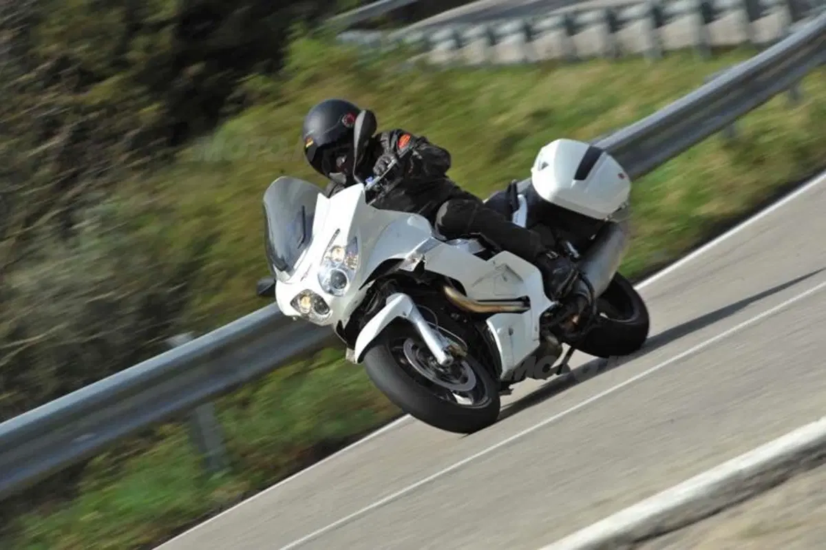 Moto Guzzi Norge GT 8V   (12)