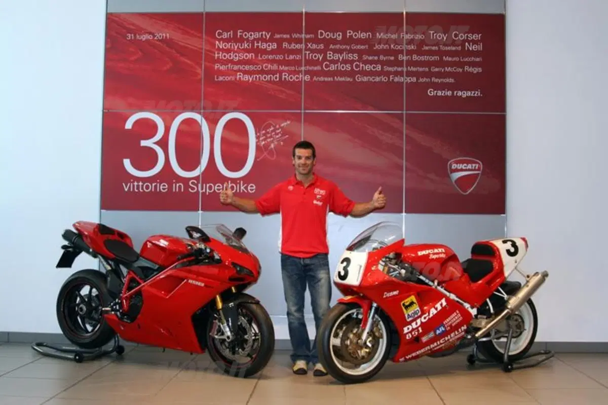La Ducati festeggia con Carlos Checa la 300ma vittoria in Superbike
