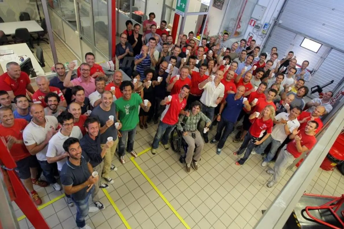 La Ducati festeggia con Carlos Checa la 300ma vittoria in Superbike (7)