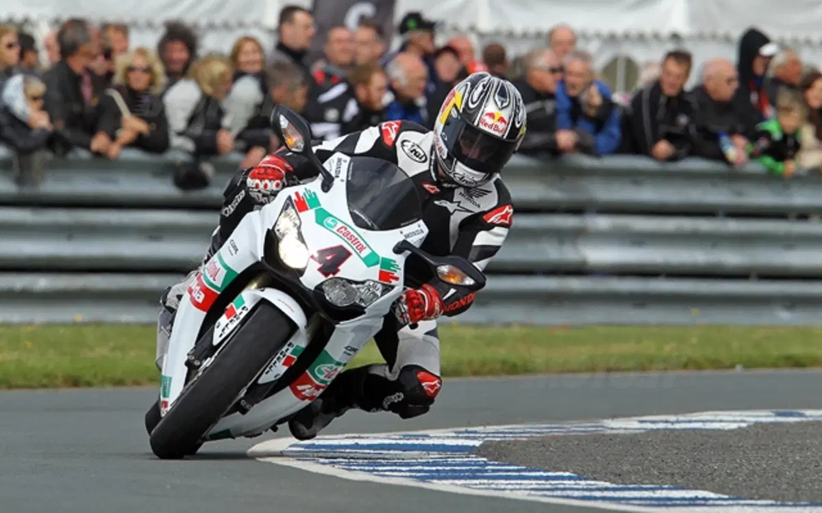 Rea e Tamada con il team Castrol Honda Ten Kate al Nürburgring