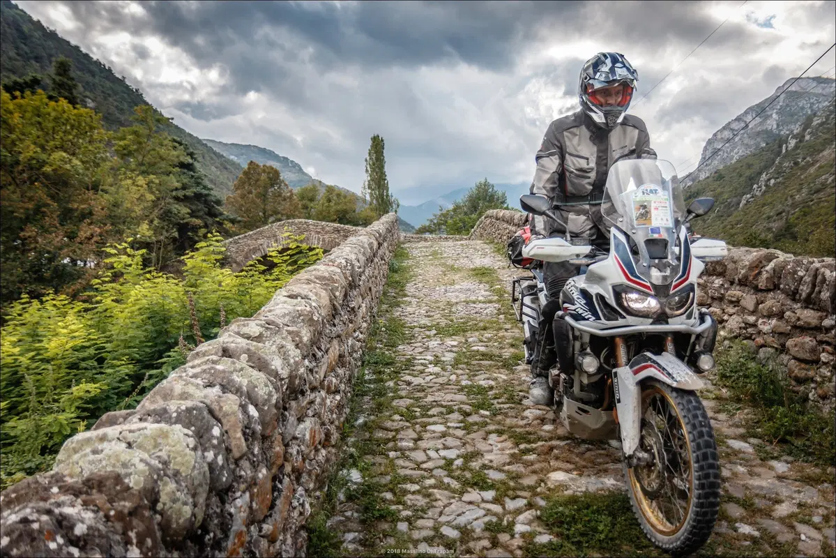 Hardalpitour 2019: 450 appassionati di enduro stradali da Sanremo a Sestriere! (32)