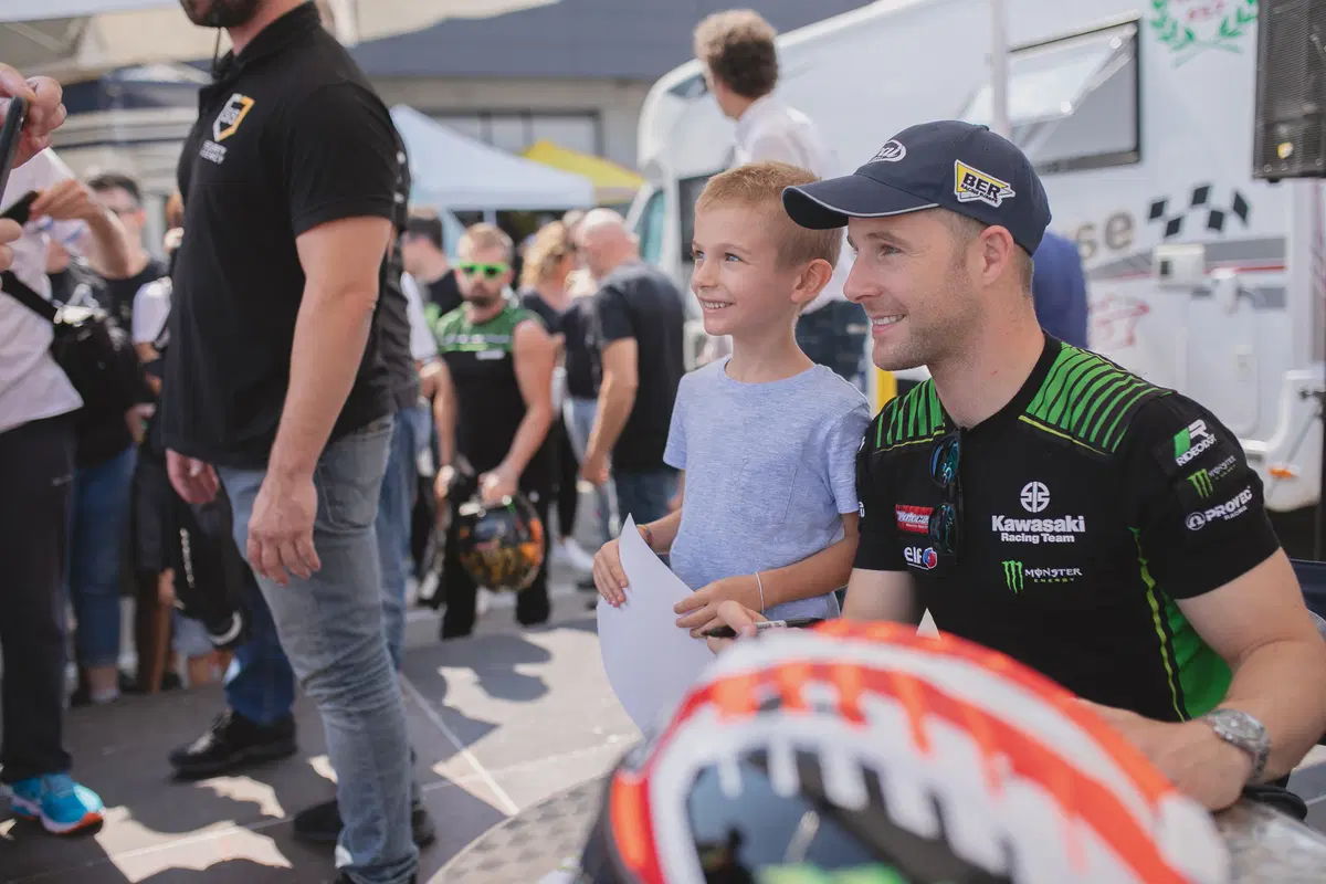 Grande successo a Modena per l'Arai Day con Rea (13)