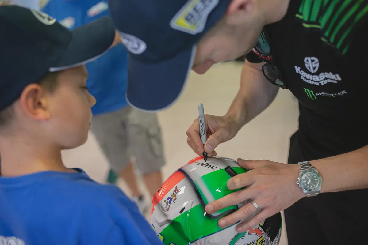 Grande successo a Modena per l'Arai Day con Rea (16)