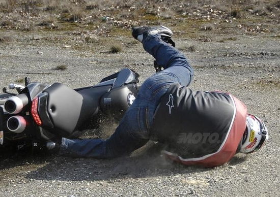 Sistema di controllo di stabilità entro tre anni sulle moto