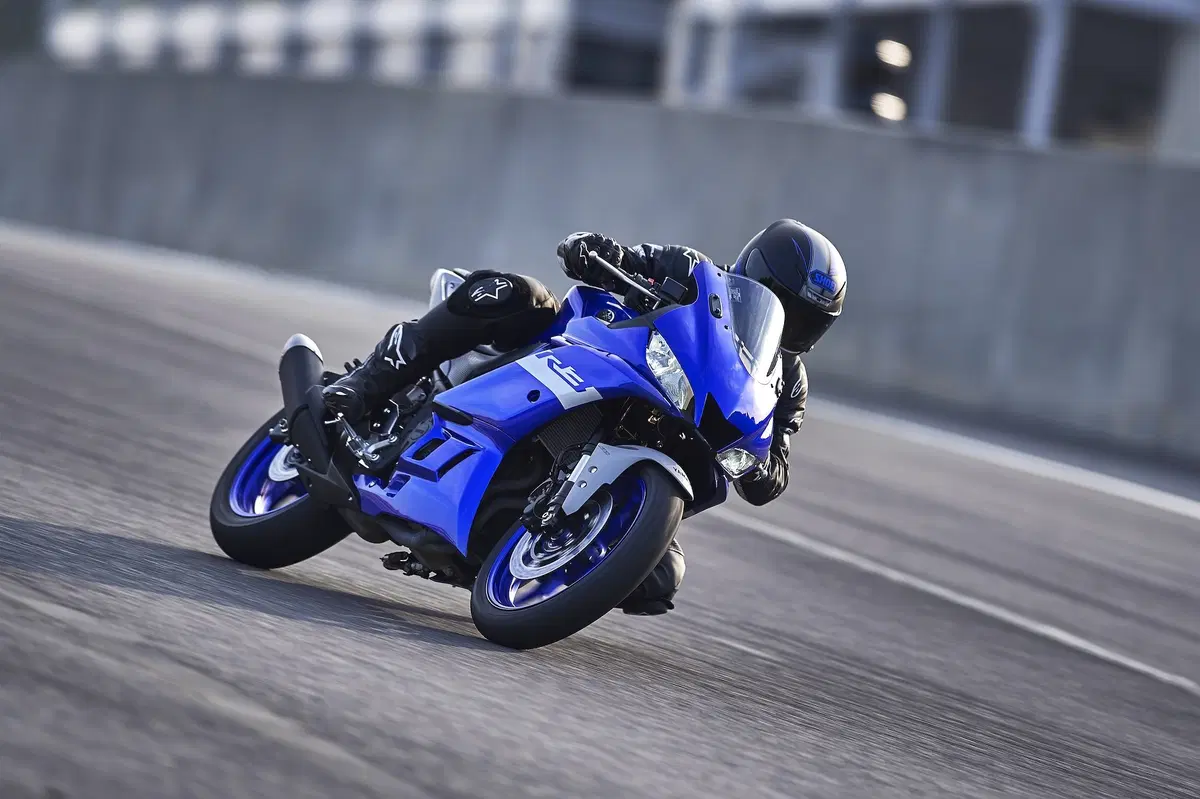 Yamaha YZF-R3 2020 (3)