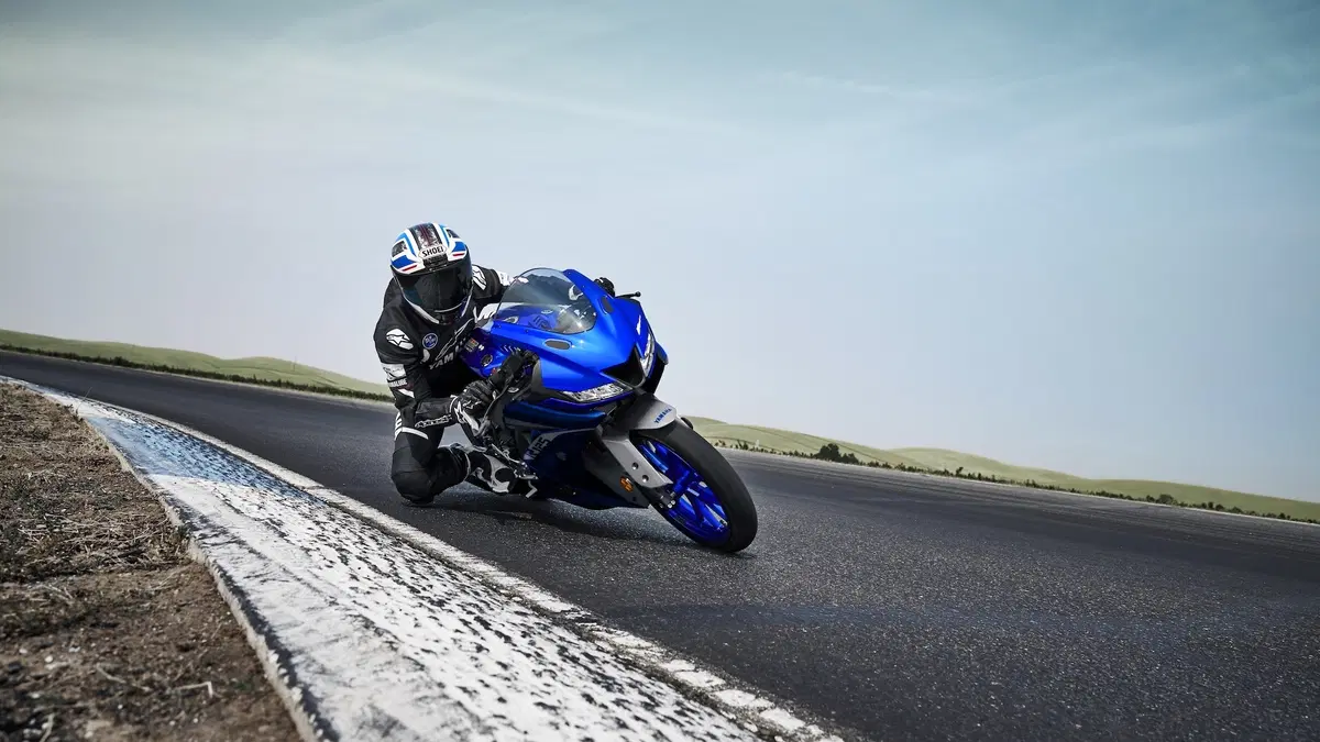 Yamaha: nuove colorazioni per YZF-R6, YZF-R3 e YZF-R125 2020 (3)