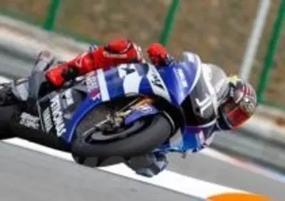 Lorenzo chiude al comando la prima giornata di prove a Misano