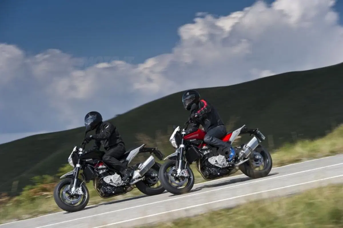 Husqvarna Nuda 900 e Nuda 900R (2)