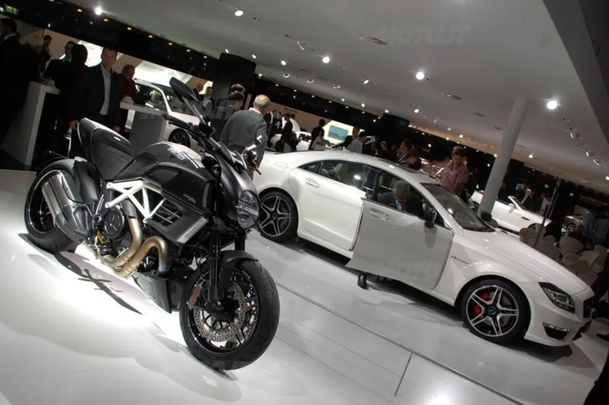 Allo IAA la Ducati Diavel AMG. Prezzo di 25.990 euro (13)