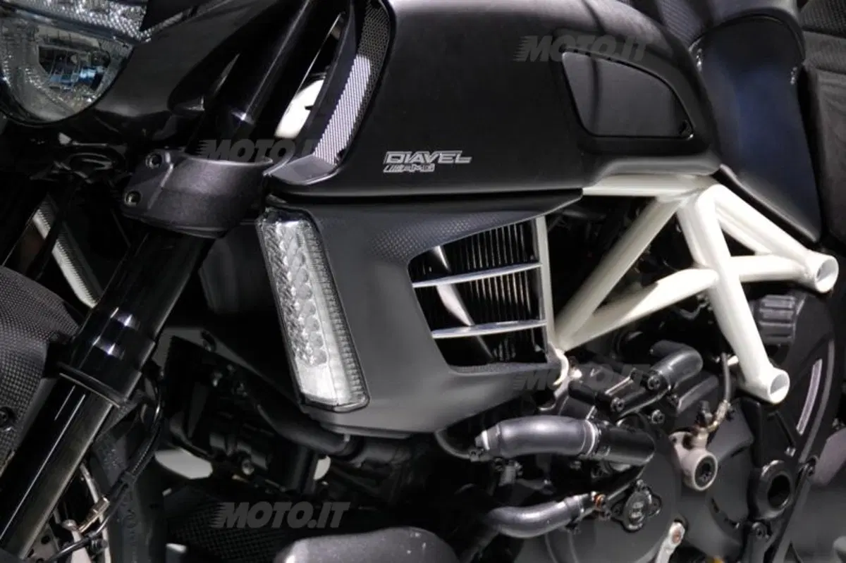 Allo IAA la Ducati Diavel AMG. Prezzo di 25.990 euro (24)