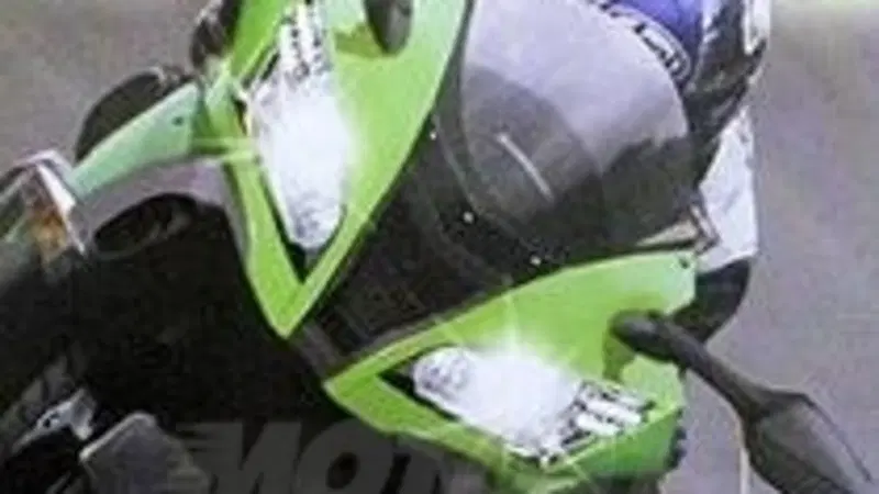 Le prime immagini della Kawasaki Ninja ZX-14R 2012