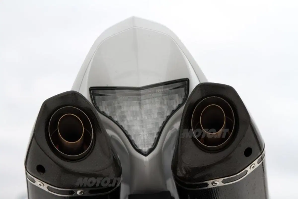 Yamaha YZF R1  (23)