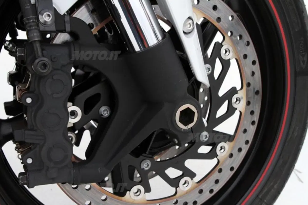 Yamaha YZF R1  (26)