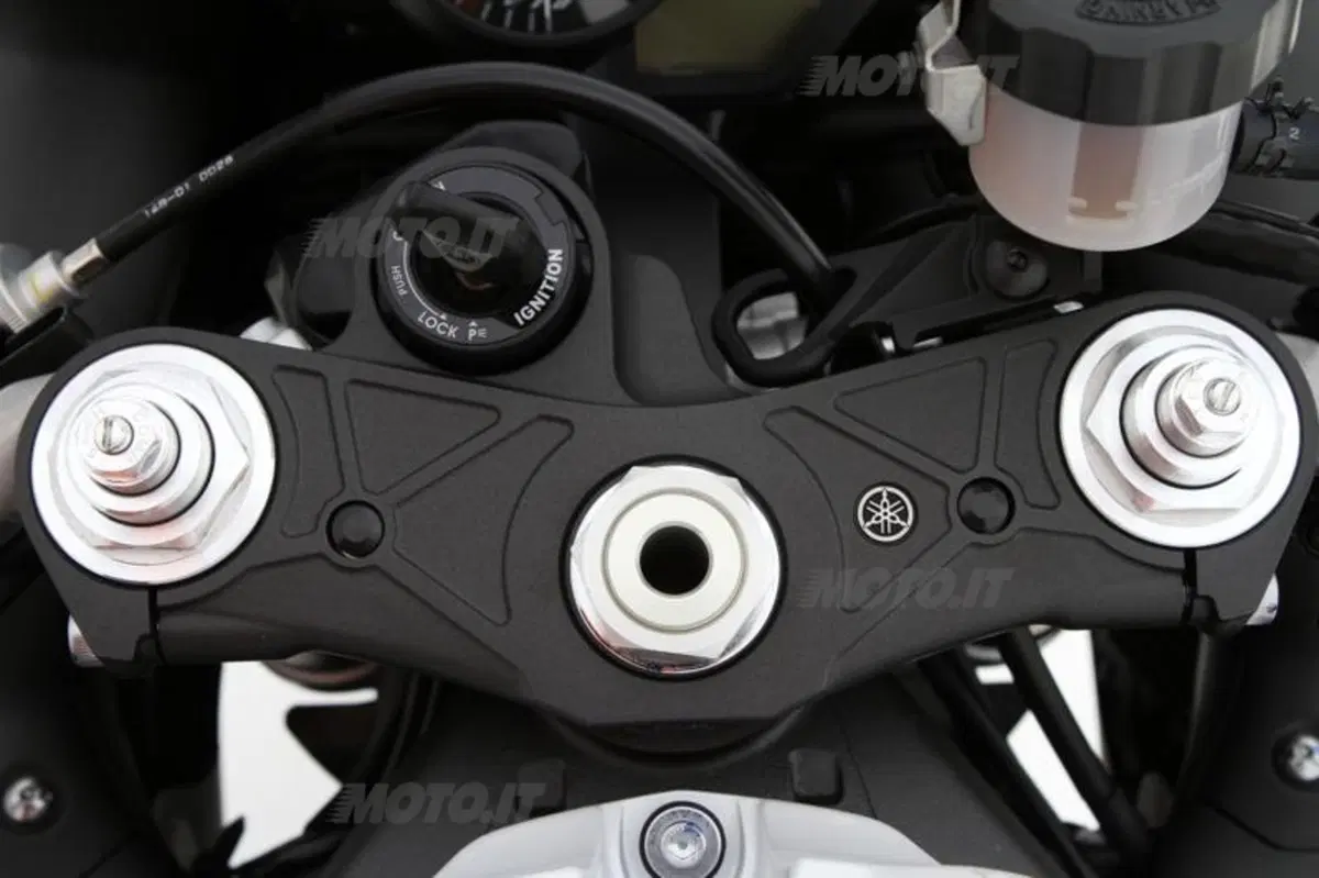 Yamaha YZF R1  (31)