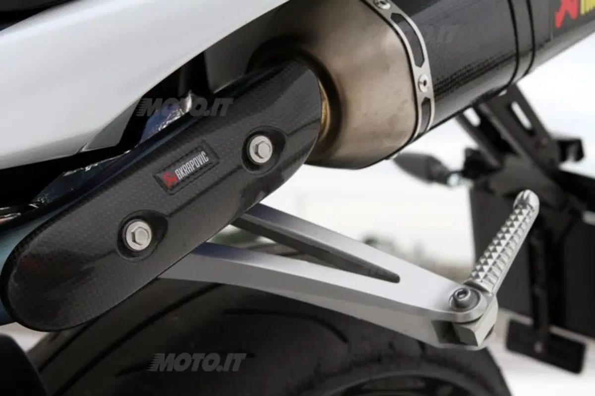 Yamaha YZF R1  (32)