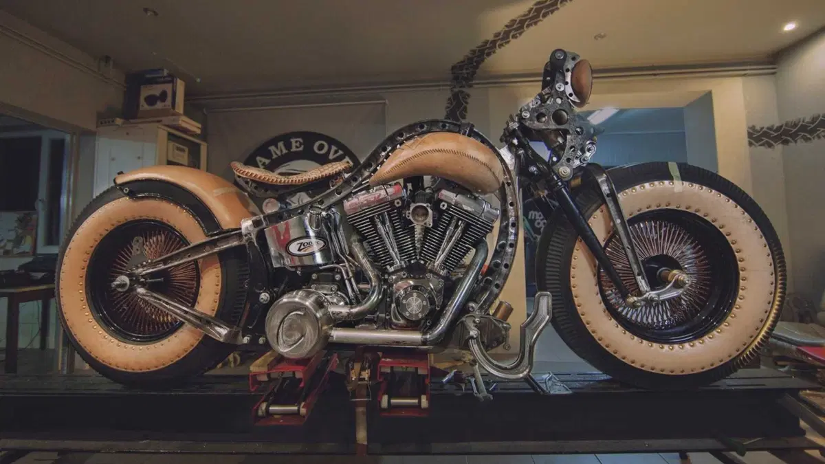 Harley-Davidson The Recidivist: niente vernice, solo tattoo  (8)