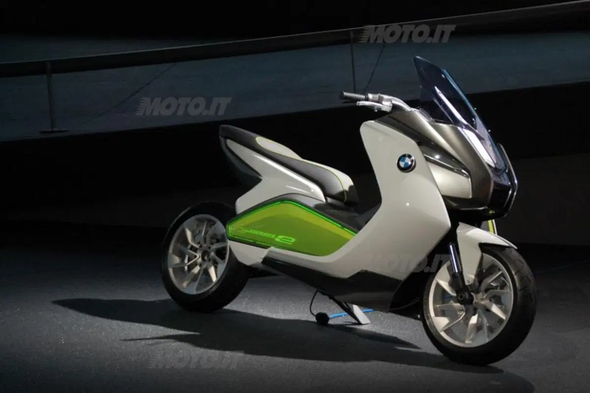 BMW presenta lo scooter Concept e (2)