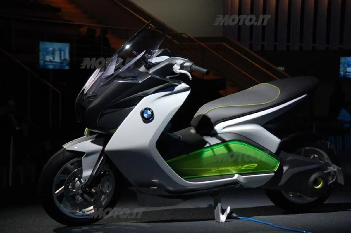 BMW presenta lo scooter Concept e (17)