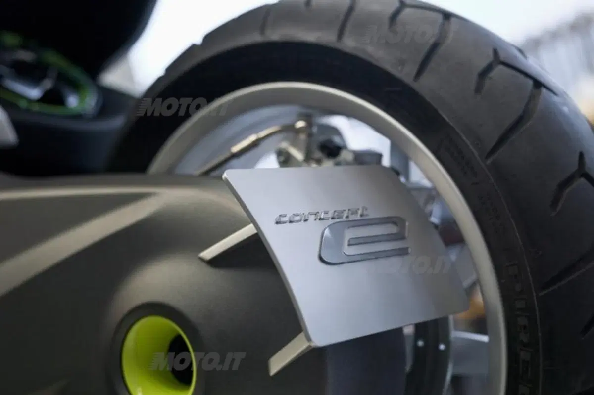 BMW presenta lo scooter Concept e (26)