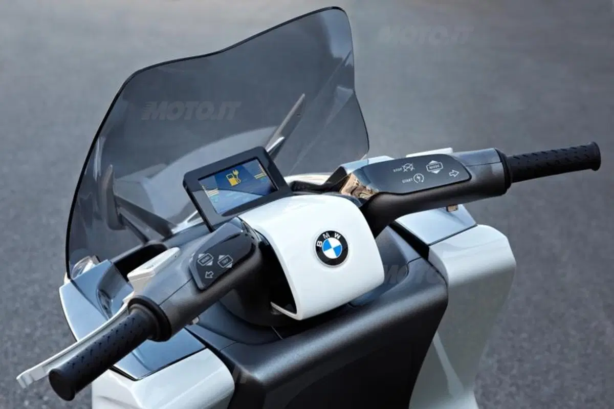 BMW presenta lo scooter Concept e (29)