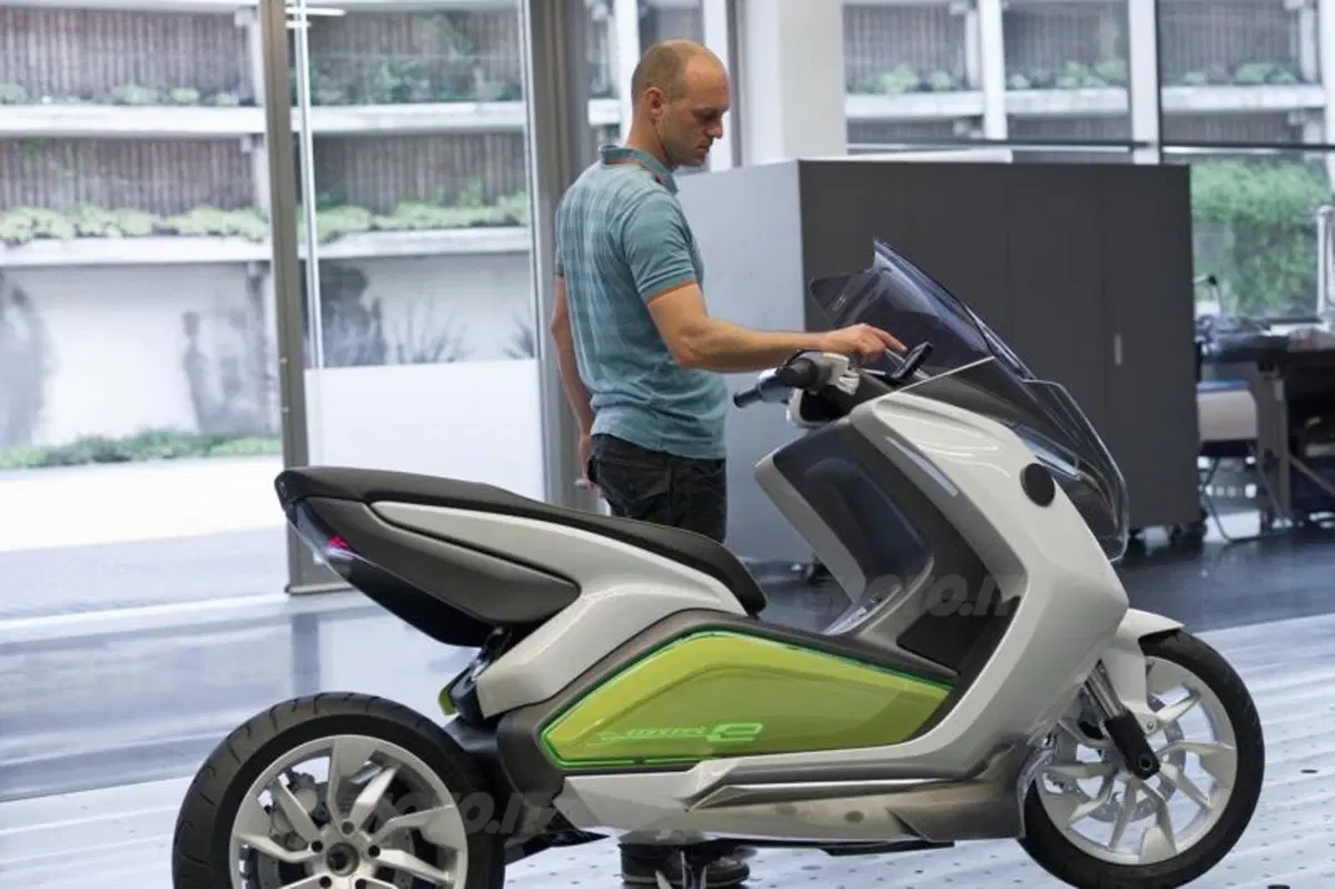 BMW presenta lo scooter Concept e (30)