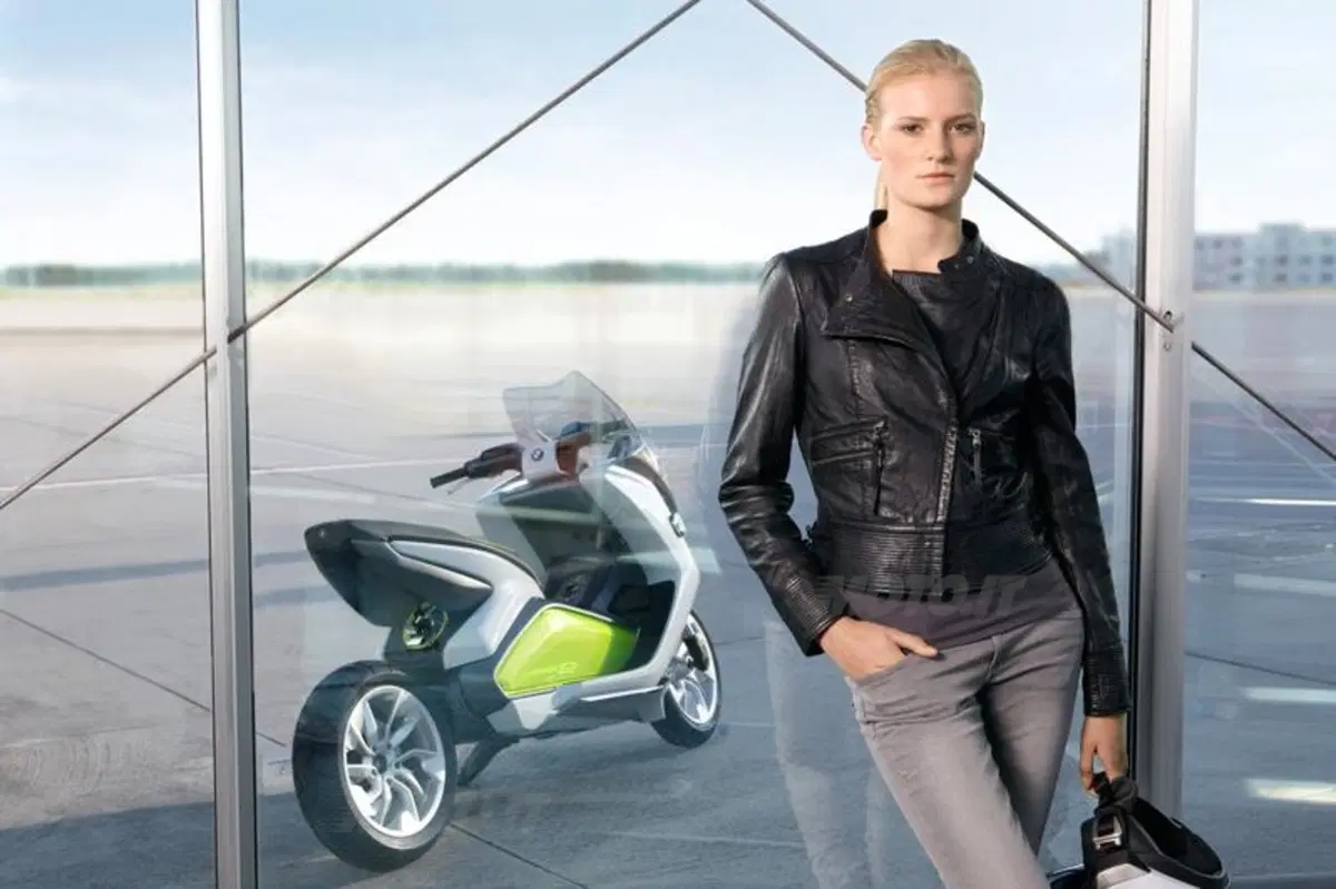 BMW presenta lo scooter Concept e (36)