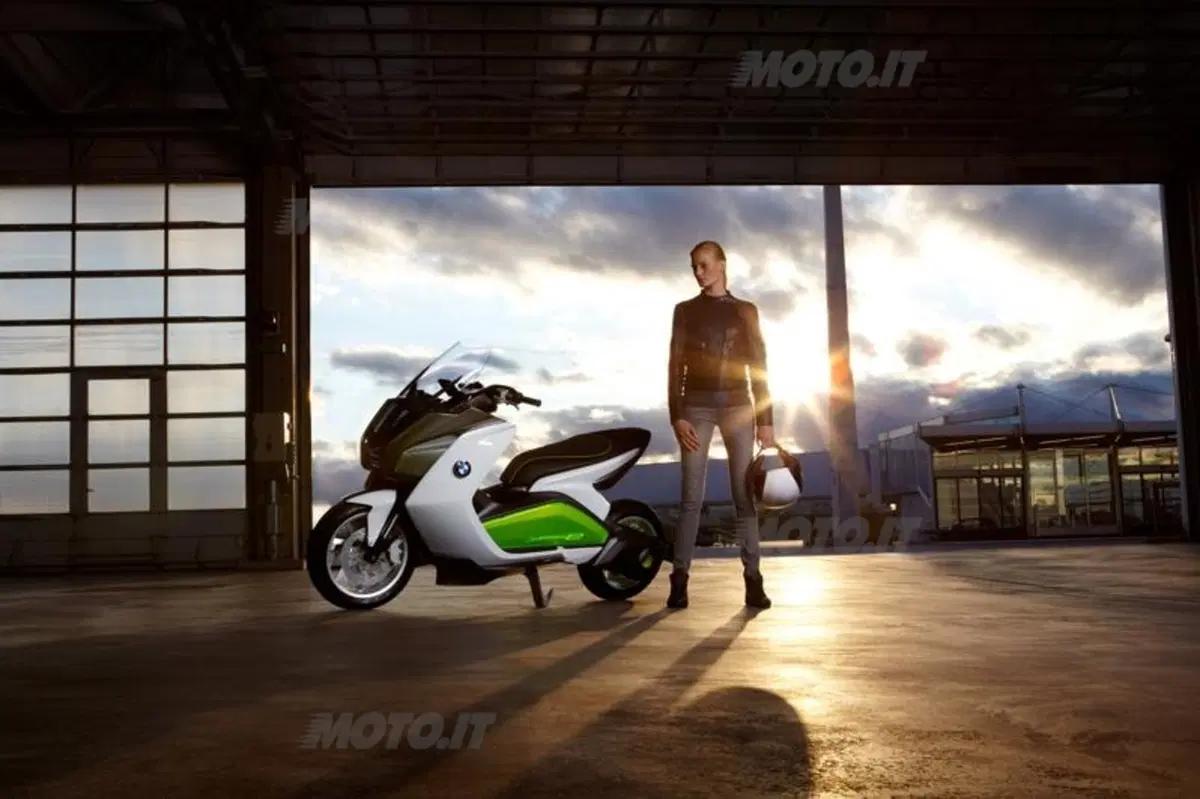 BMW presenta lo scooter Concept e (39)
