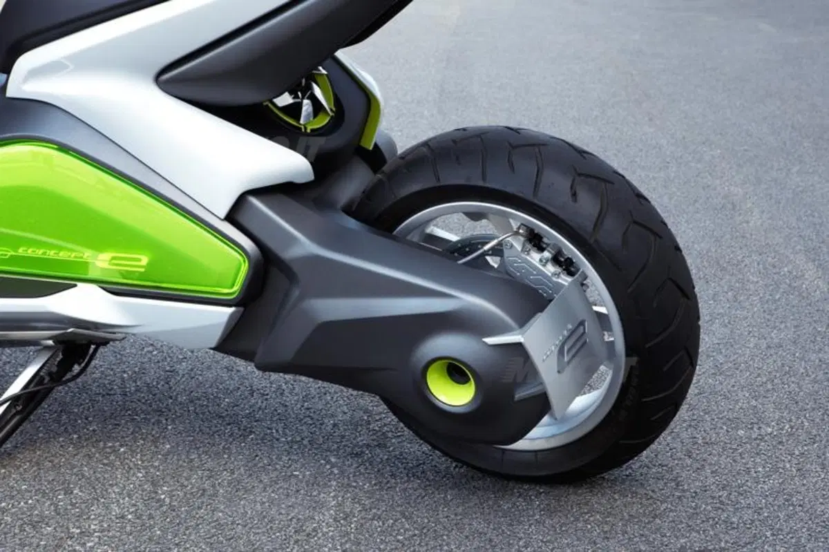 BMW presenta lo scooter Concept e (40)