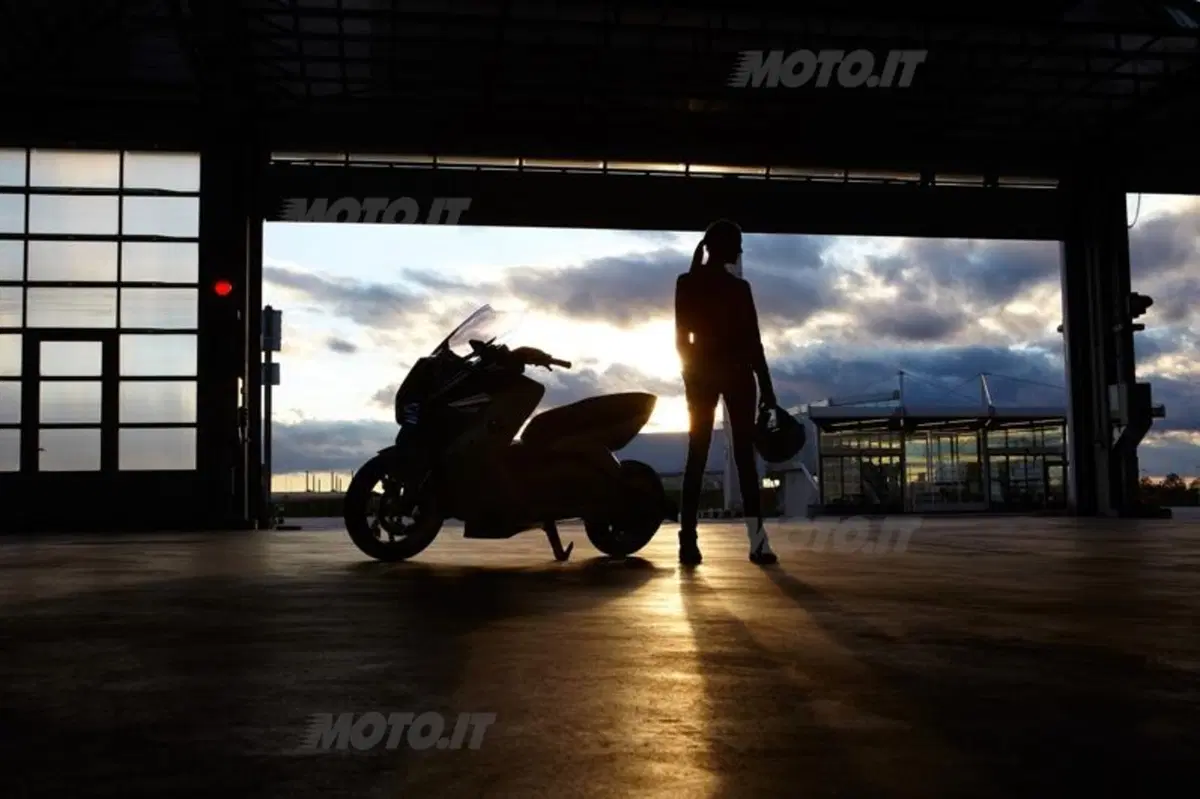 BMW presenta lo scooter Concept e (42)