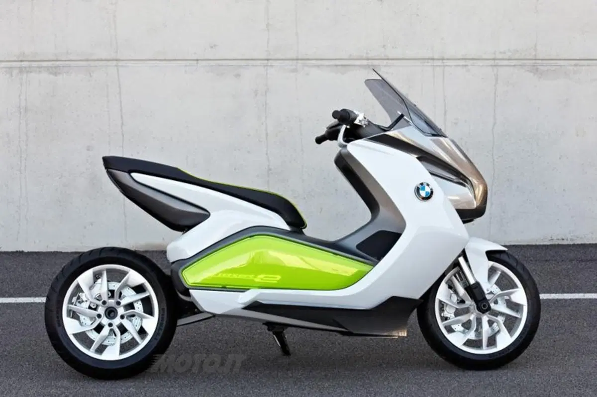 BMW presenta lo scooter Concept e (45)