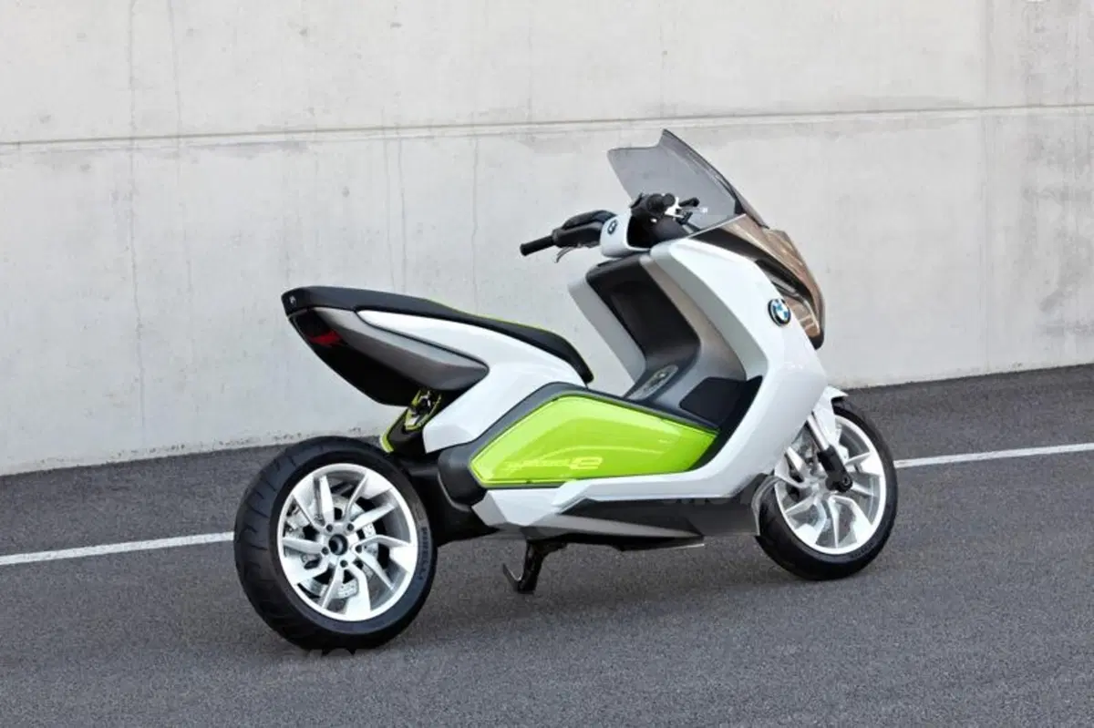 BMW presenta lo scooter Concept e (46)