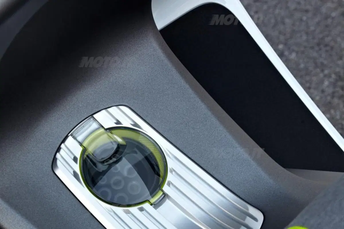 BMW presenta lo scooter Concept e (50)