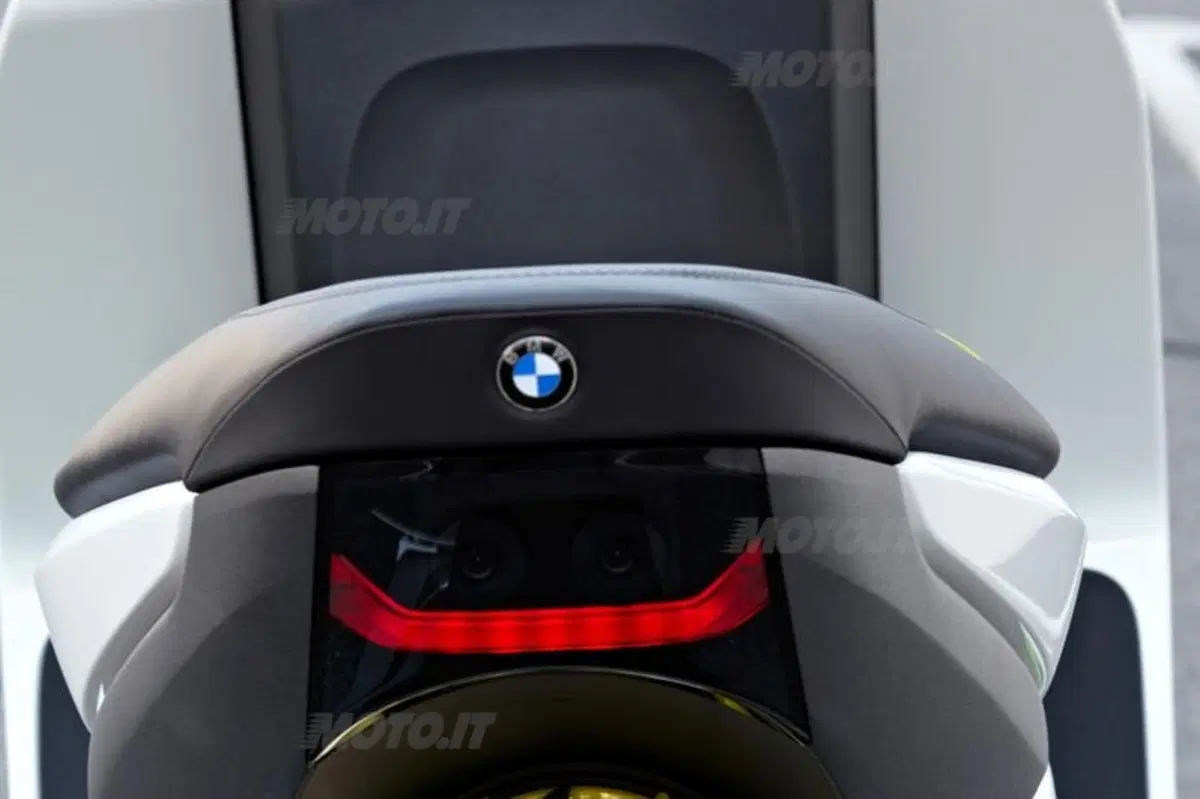 BMW presenta lo scooter Concept e (51)