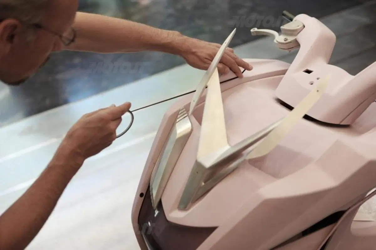 BMW presenta lo scooter Concept e (53)