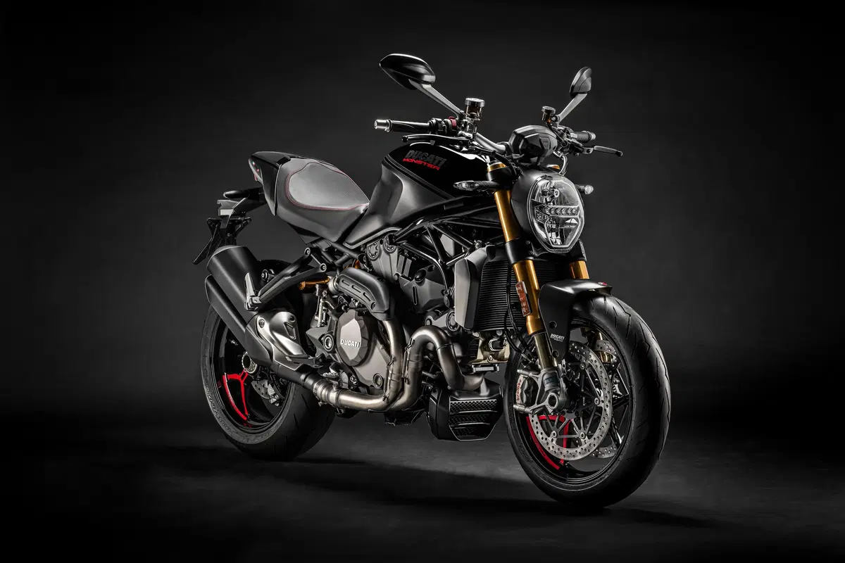 Ducati Monster 1200S: “Black on Black” (e rossa) per il 2020 (33)