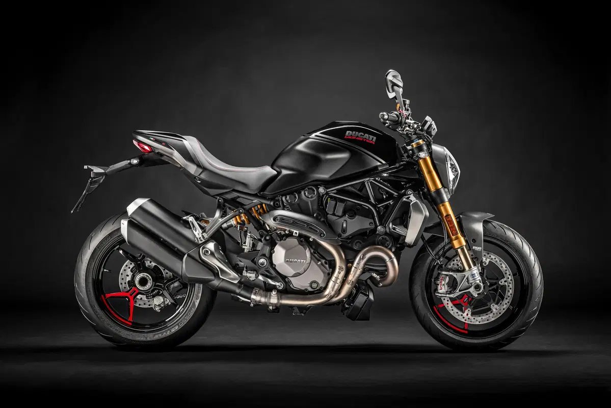 Ducati Monster 1200S: “Black on Black” (e rossa) per il 2020 (34)