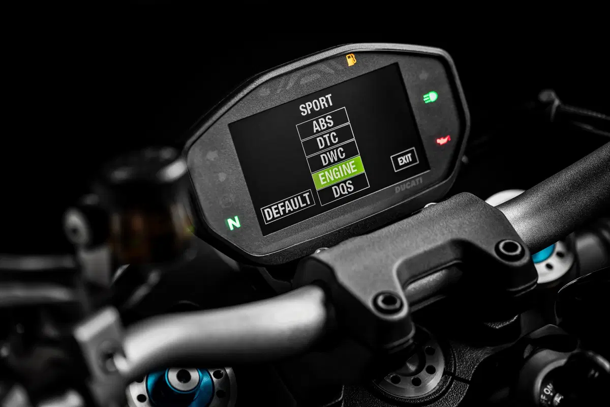 Ducati Monster 1200S: “Black on Black” (e rossa) per il 2020 (50)
