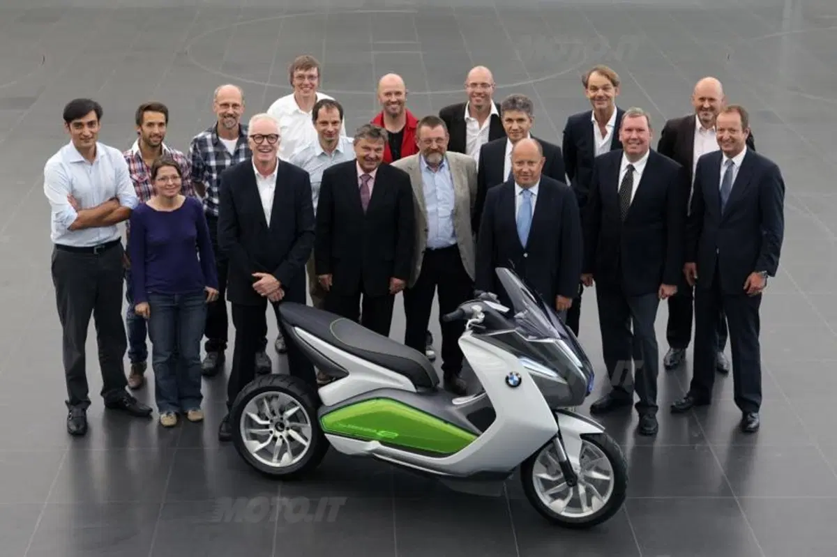 BMW presenta lo scooter Concept e (58)