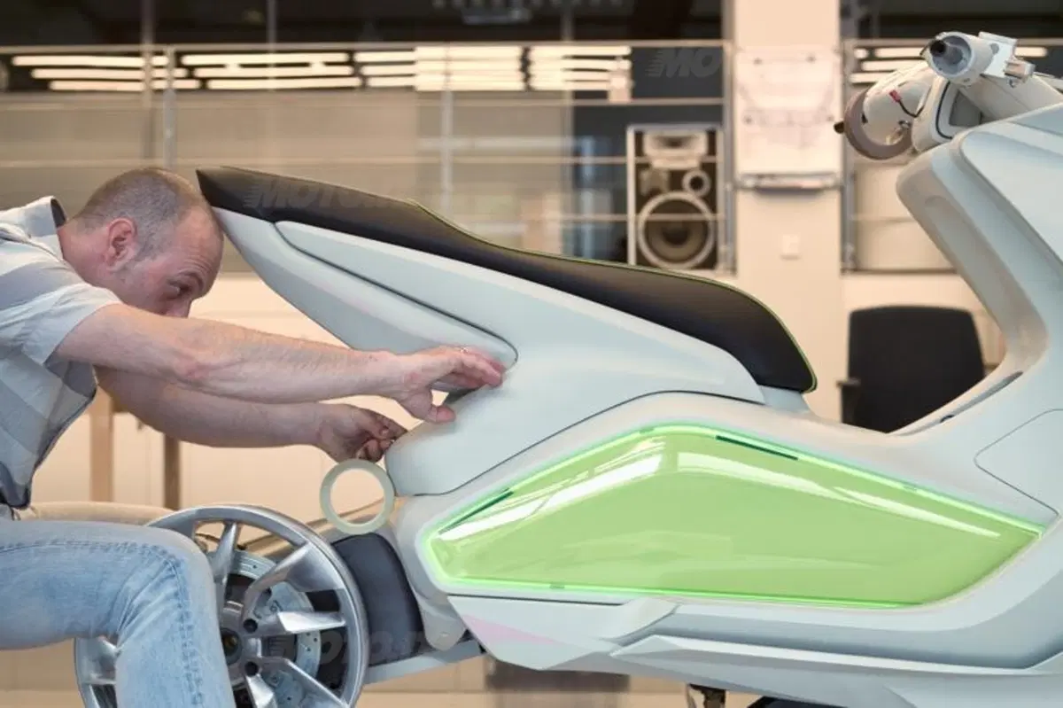 BMW presenta lo scooter Concept e (60)