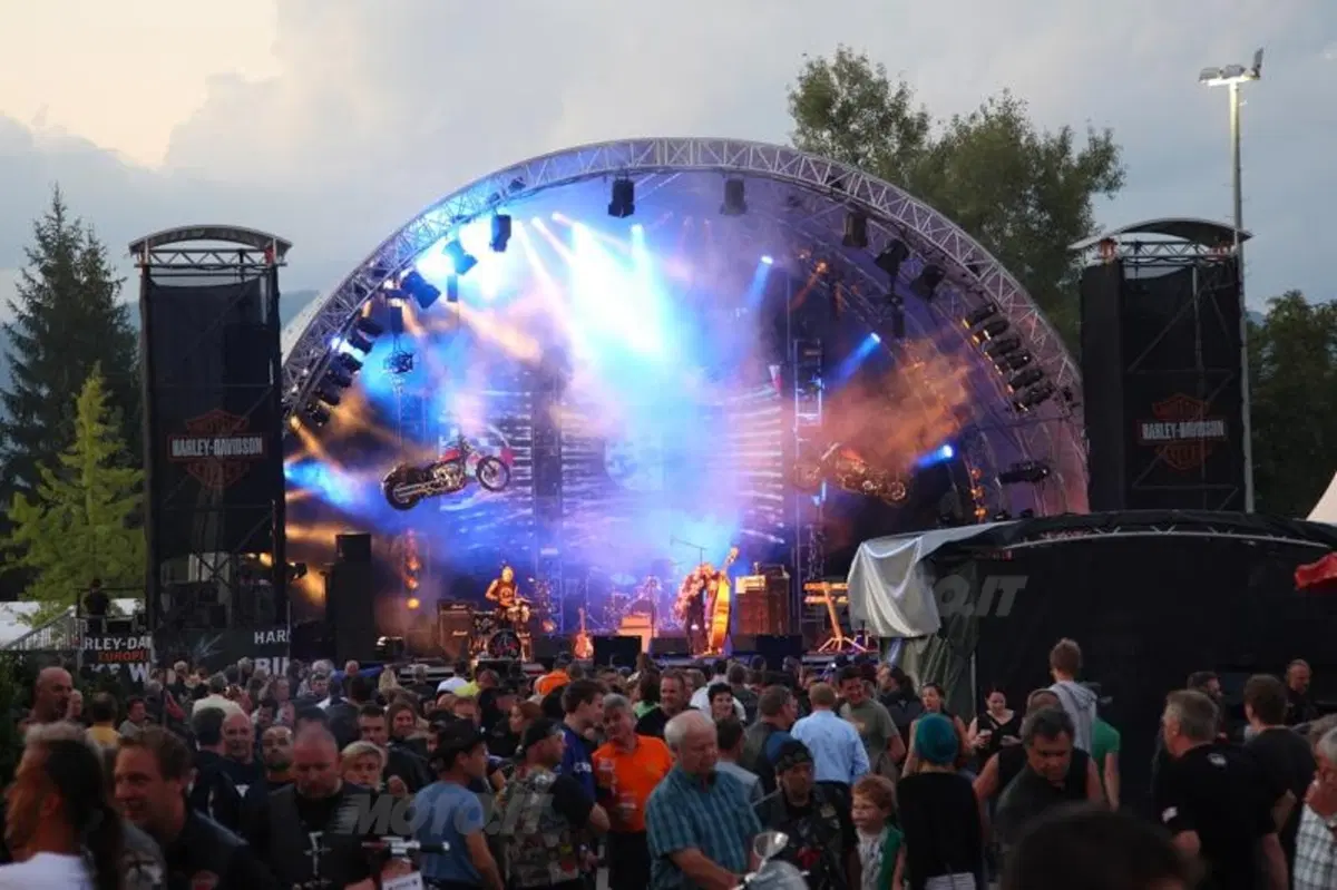 Più di 100.000 presenze alla European Bike Week (13)