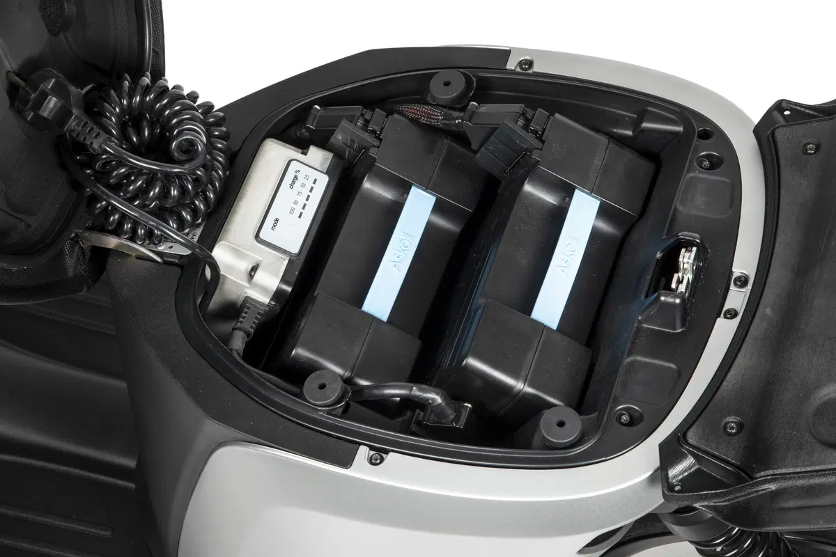Askoll presenta i nuovi scooter elettrici eS2 ed eS3 EVOlution (17)
