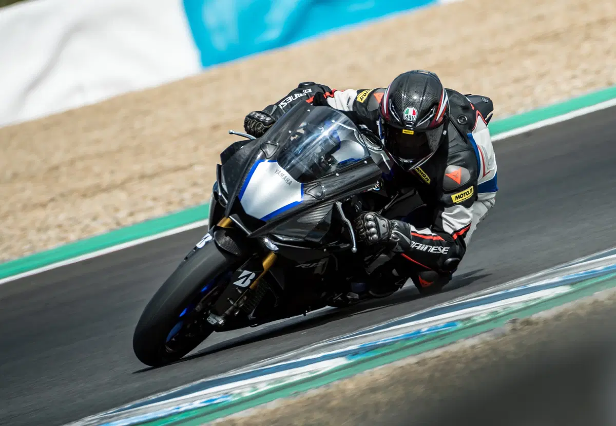 Yamaha YZF-R1 e YZF-R1M 2020. Evoluzione continua (4)