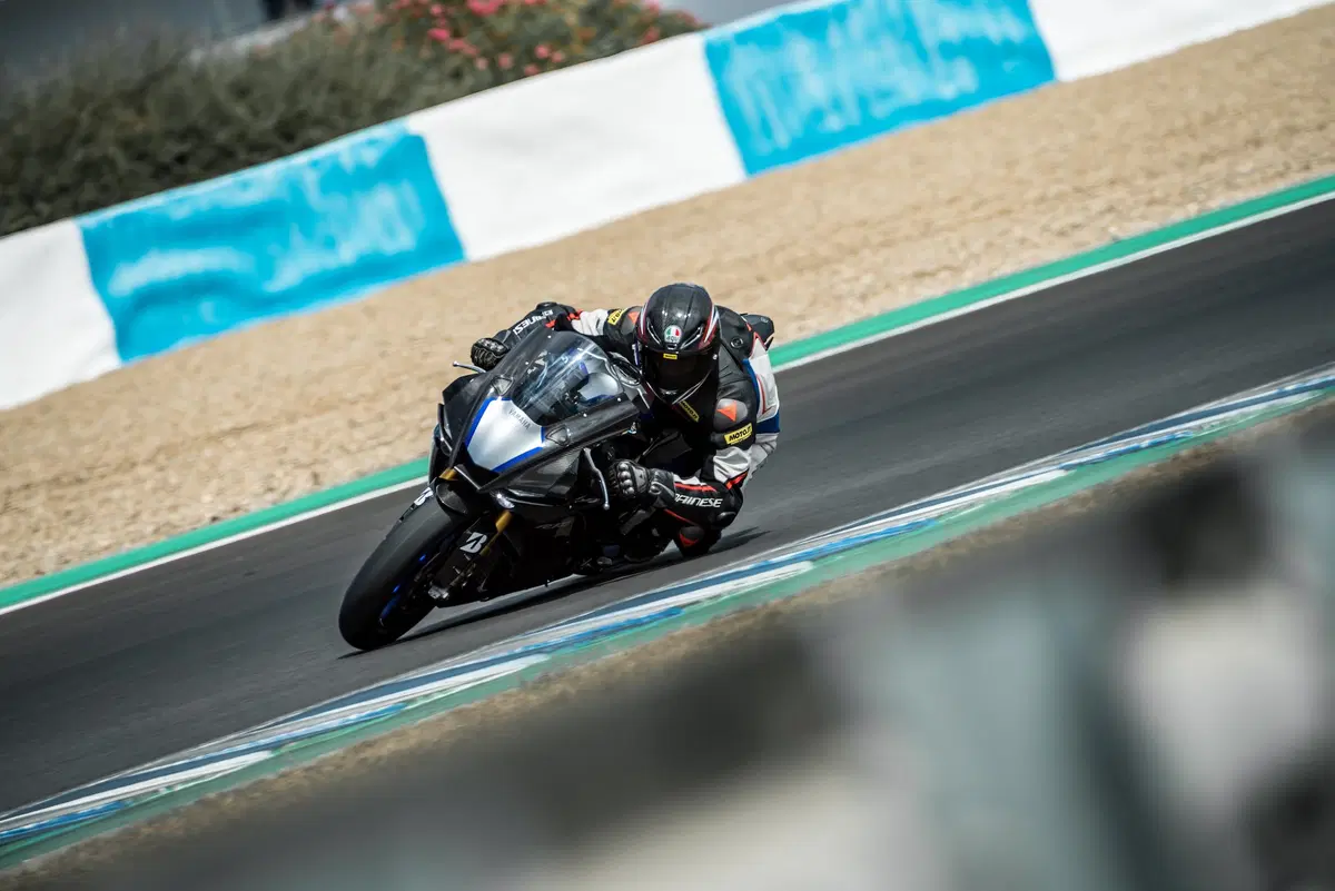 Yamaha YZF-R1 e YZF-R1M 2020. Evoluzione continua (5)
