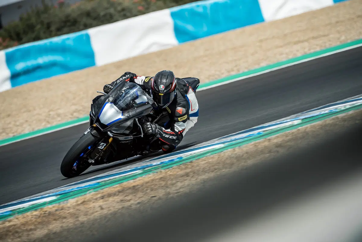 Yamaha YZF-R1 e YZF-R1M 2020. Evoluzione continua (7)