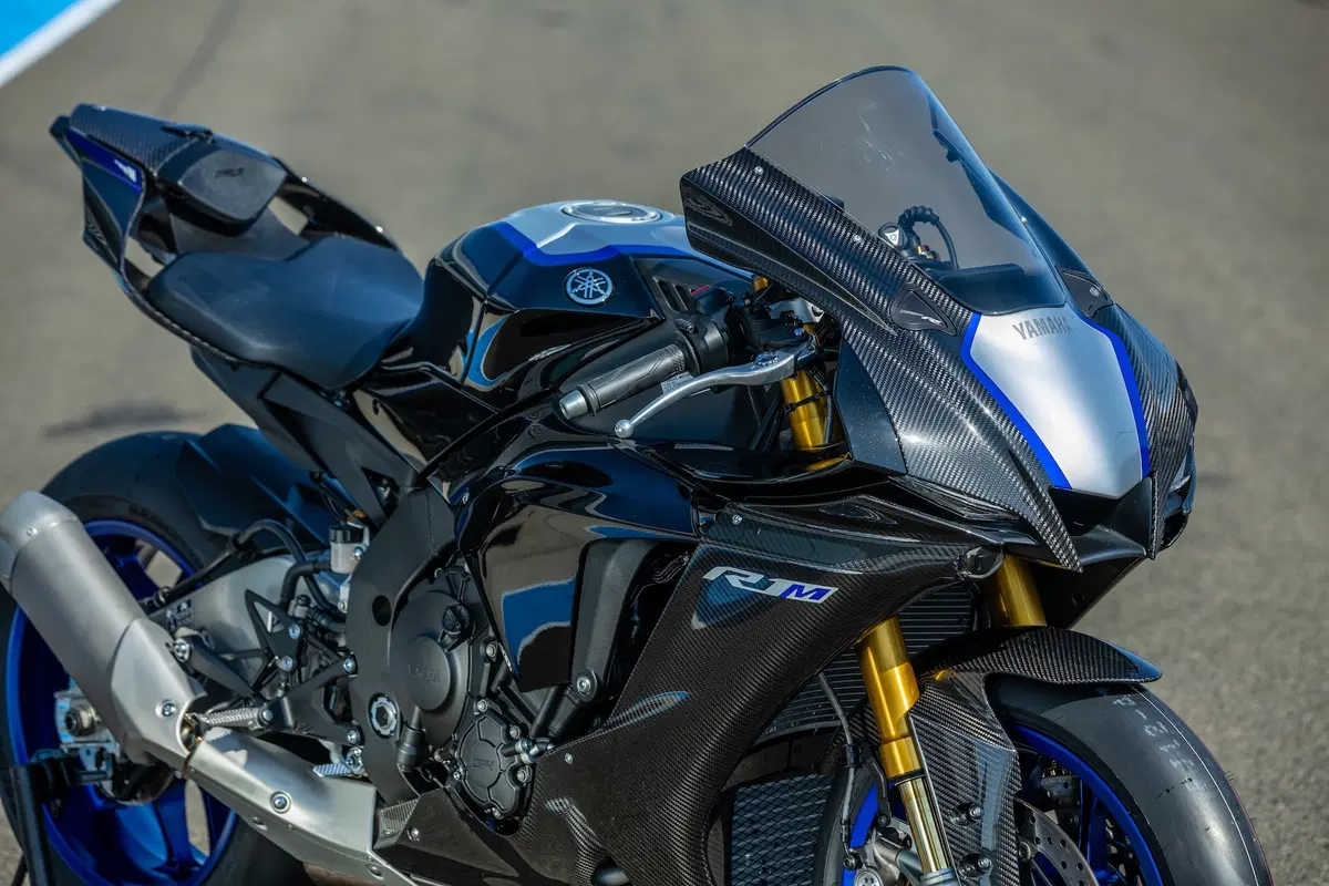 Yamaha YZF-R1 e YZF-R1M 2020. Evoluzione continua (5)