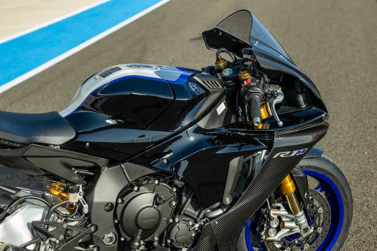 Yamaha YZF-R1 e YZF-R1M 2020. Evoluzione continua (6)