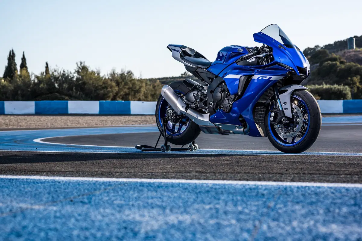Yamaha YZF-R1 e YZF-R1M 2020. Evoluzione continua (8)