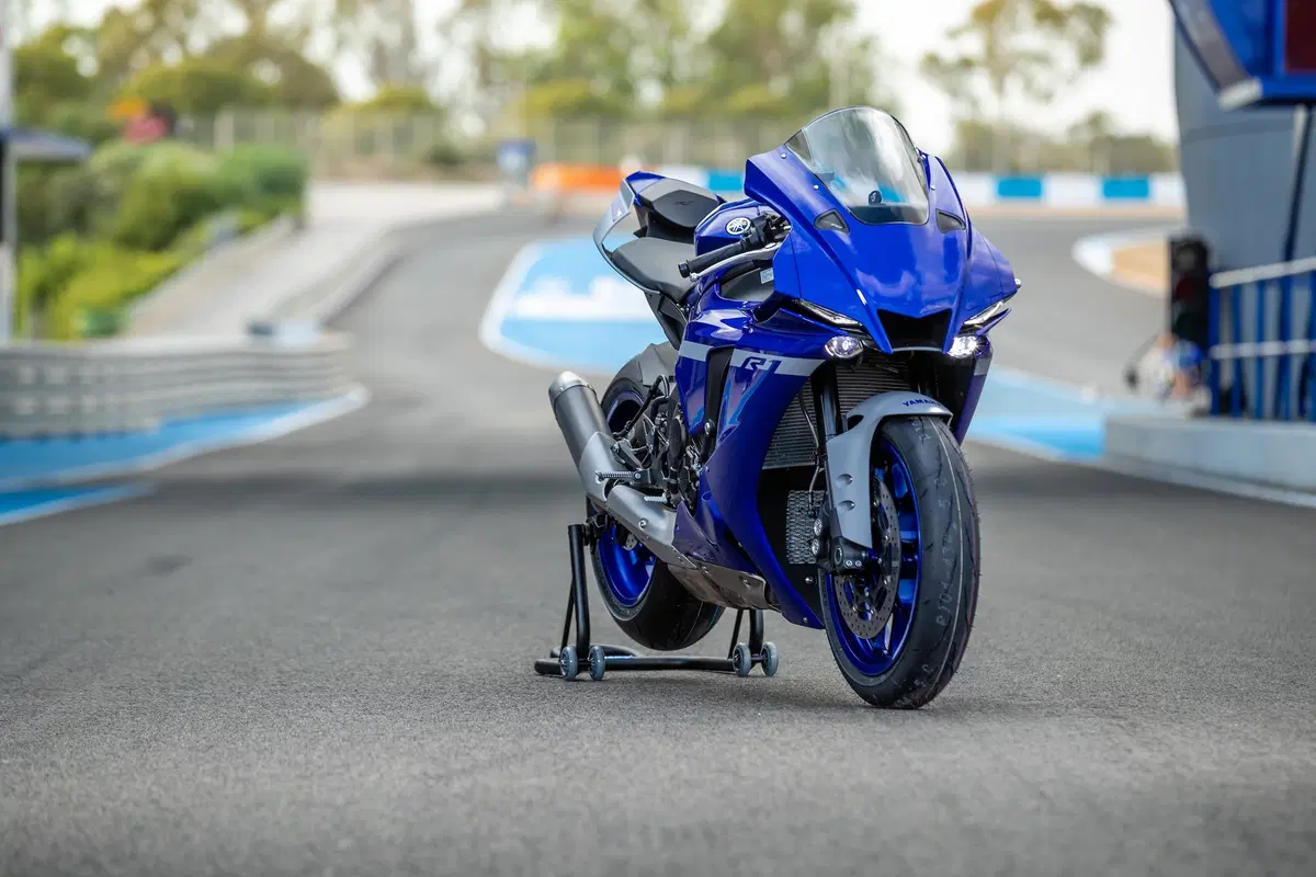 Yamaha YZF-R1 e YZF-R1M 2020. Evoluzione continua (8)