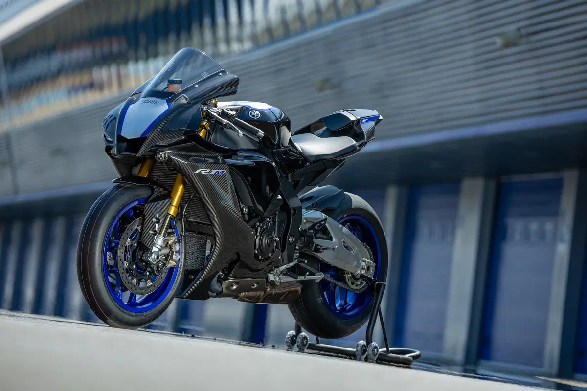 Yamaha YZF-R1 e YZF-R1M 2020. Evoluzione continua (9)